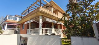 House in Mas de Clariana. Chalet independiente en la calle cap de tortosa de  vilafortuny
