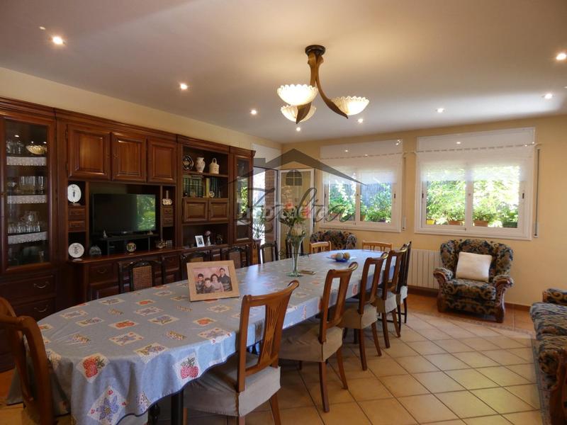 Foto b1c7aed5-b3d8-4b5e-a25f-3de96d3e1643. Maison avec chauffage dans Centre Vidreres