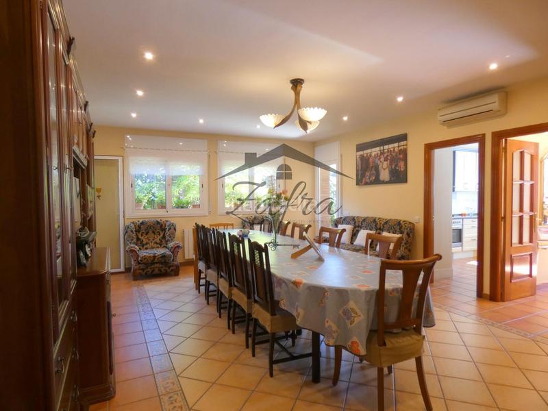 Foto d09161bc-74b0-40bb-b4eb-a1131985468d. Maison avec chauffage dans Centre Vidreres