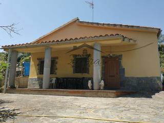 Xalet a Polígono veïnat santa ceclina 6. Casa sin posibilidad de legalizar en santa ceclina