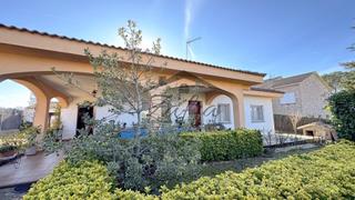 Casa a Sils. Bonita casa en urb. king park