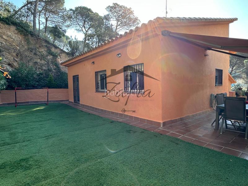 Foto 30e6a30c-a82e-4032-8818-f4b7f9e3729c. Casa amb calefacció aparcament piscina a Aiguaviva Parc Vidreres