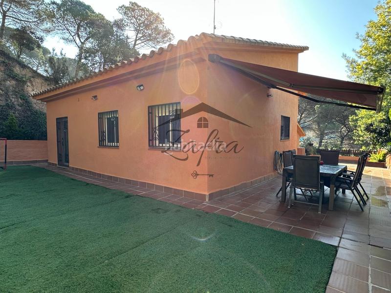 Foto a22cb121-0efb-4f65-8d11-fbcbeeb9aa1f. Casa amb calefacció aparcament piscina a Aiguaviva Parc Vidreres