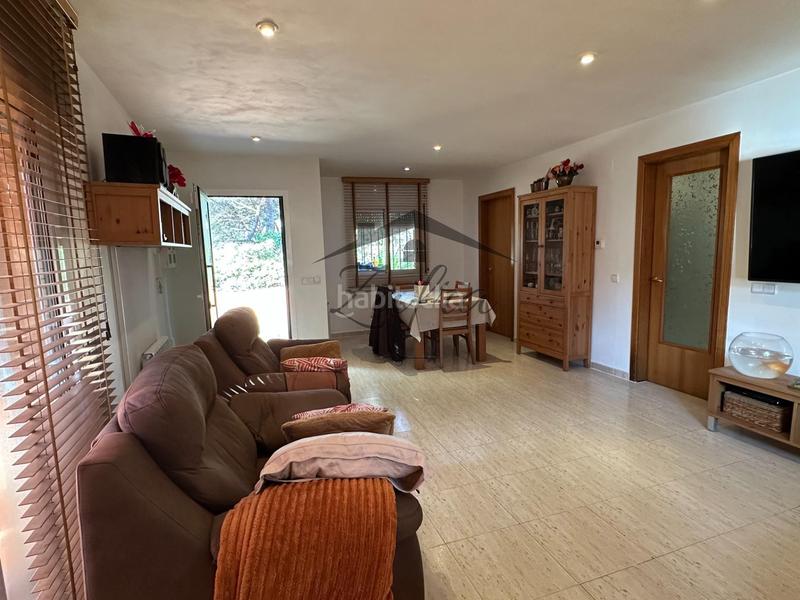 Foto ae6a6433-19cc-4c45-b324-bc0247f9dc1e. Casa amb calefacció aparcament piscina a Aiguaviva Parc Vidreres