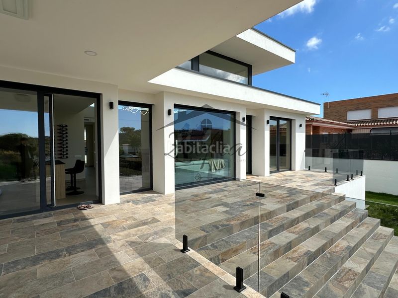 Foto 4d96733b-b7a9-4120-be32-6348fff18915. Casa amb calefacció aparcament piscina a La Goba Vidreres