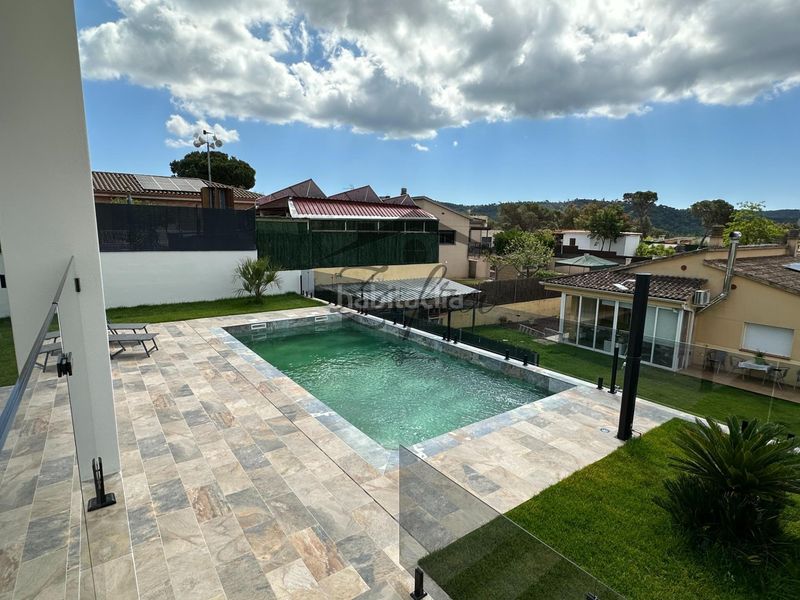 Foto f546273a-4fd9-48da-85df-c76f46d468e3. Casa amb calefacció aparcament piscina a La Goba Vidreres