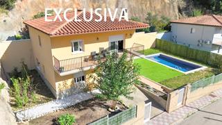 Casa a Aiguaviva Parc. Bonita casa la urb. aiguaviva park