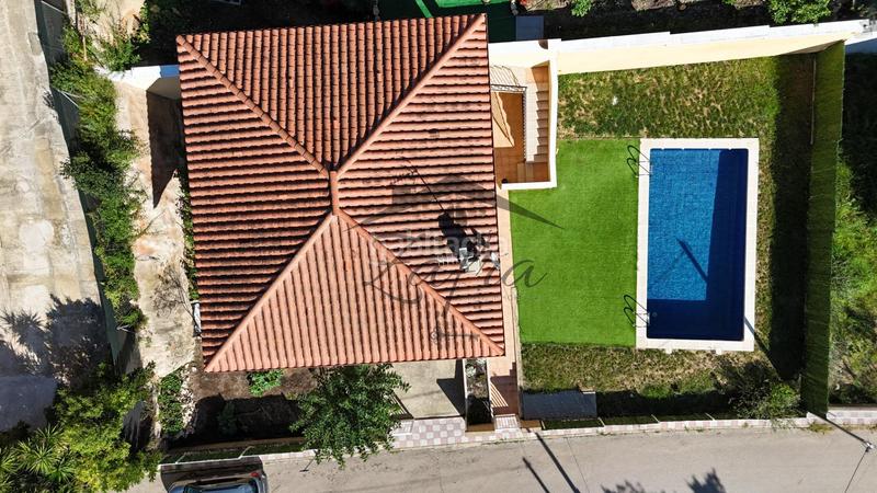 Foto cc57c96c-3dd8-4487-aa0b-f90e62a68a05. House with parking pool in Aiguaviva Parc Vidreres