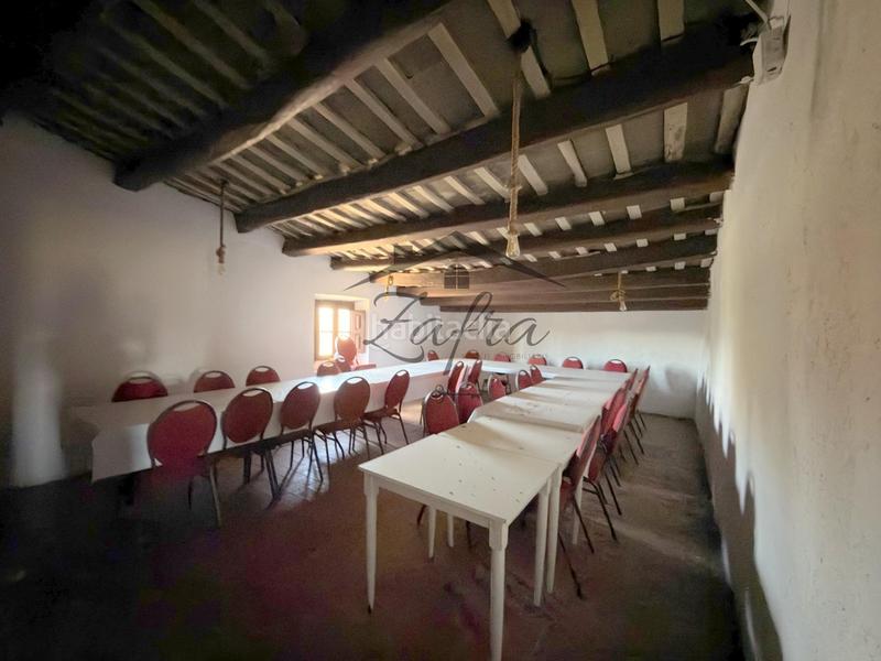 Foto b9a2f7f7-655f-4e54-8b68-38038abd7ff0. Masía en carrer Sils 6 masia del 1800 en Sils