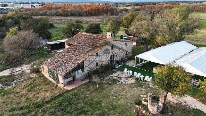 Foto eabf5fb2-58fb-4074-bd7e-5f33fb7c8509. Masía en carrer Sils 6 masia del 1800 en Sils