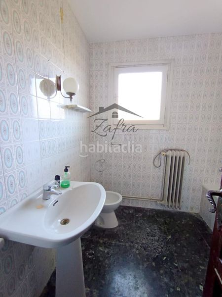 Foto 3e533786-fe08-4bfa-8f69-d8be6d5822f5. Casa amb aparcament a Centre Vidreres