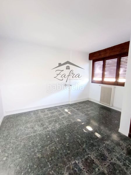 Foto b8c55acd-df9e-4983-a645-f06b91019d81. Casa amb aparcament a Centre Vidreres
