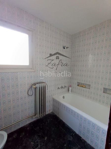 Foto c34982a2-fda1-465b-b9e2-03daba7e649b. Casa amb aparcament a Centre Vidreres