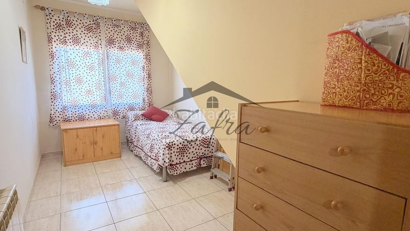 Foto 22b2cbf2-105f-46e6-9859-7e9dfdfee047. Casa adossada amb calefacció aparcament a Centre Vidreres