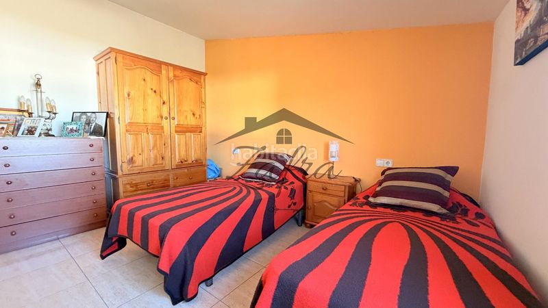 Foto 432f3cb1-c012-4955-b5d7-27b5c7a4e004. Casa adossada amb calefacció aparcament a Centre Vidreres