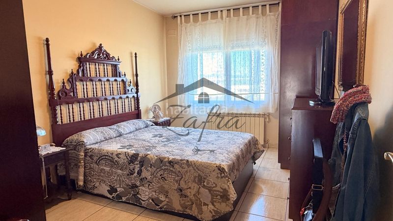 Foto 502ae113-825a-452c-839a-dd47f1186643. Casa adossada amb calefacció aparcament a Centre Vidreres