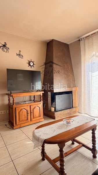 Foto 914f8bdf-ba0b-47a7-a074-71c5a3480483. Casa adossada amb calefacció aparcament a Centre Vidreres