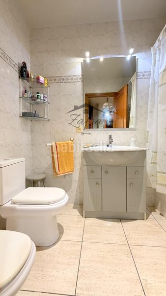 Foto 927cc465-21ef-440d-bace-af77041db02c. Casa adossada amb calefacció aparcament a Centre Vidreres