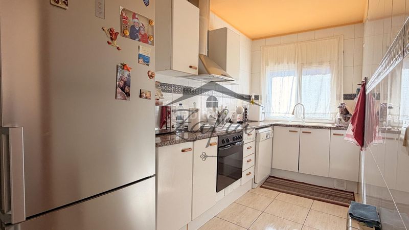 Foto b87ef019-1009-4f69-8214-86ffa6628fab. Casa adossada amb calefacció aparcament a Centre Vidreres