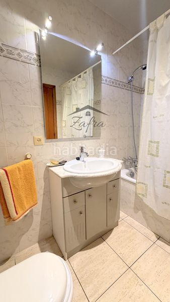 Foto c4c49beb-2b78-4dea-bf68-e711996fbe82. Casa adossada amb calefacció aparcament a Centre Vidreres