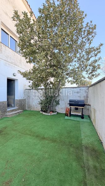 Foto cc060ef0-f506-4846-becc-0bcca1aa7a0d. Casa adossada amb calefacció aparcament a Centre Vidreres