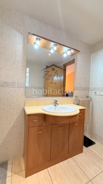 Foto d283bffe-e0f9-43be-90f9-4fd7c3ae8b95. Casa adossada amb calefacció aparcament a Centre Vidreres