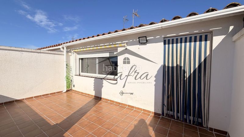 Foto da326db3-3778-429b-a96d-2834b4cc0ece. Casa adossada amb calefacció aparcament a Centre Vidreres