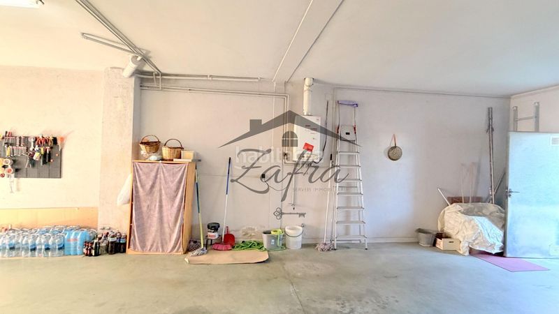 Foto ea912cde-31d3-4c9d-8f4f-88aaad68aa8d. Casa adossada amb calefacció aparcament a Centre Vidreres