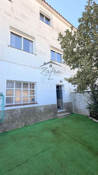 Foto f8fc5b95-0f8a-4f65-ba67-4c170a40fb50. Casa adossada amb calefacció aparcament a Centre Vidreres