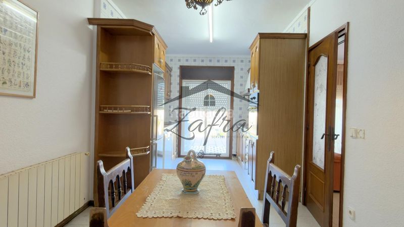 Foto 1a42c772-b554-4972-9909-5d82b5c828fa. Casa adossada amb calefacció aparcament a Centre Vidreres
