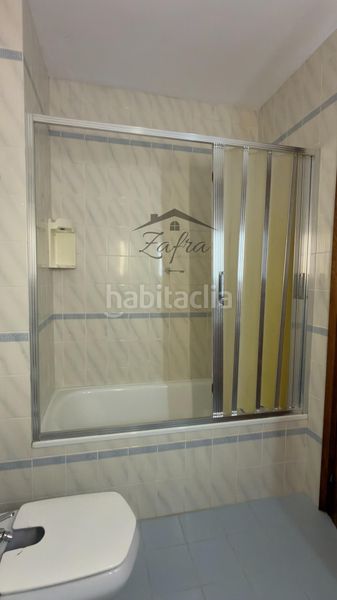 Foto 63d286c5-24c2-4773-a532-e4793c6a6ab2. Casa adossada amb calefacció aparcament a Centre Vidreres