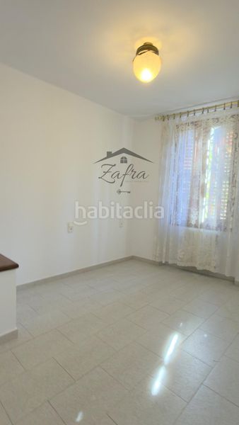 Foto e6641ebf-19e4-4fc0-bffe-41835d73272b. Casa adossada amb calefacció aparcament a Centre Vidreres