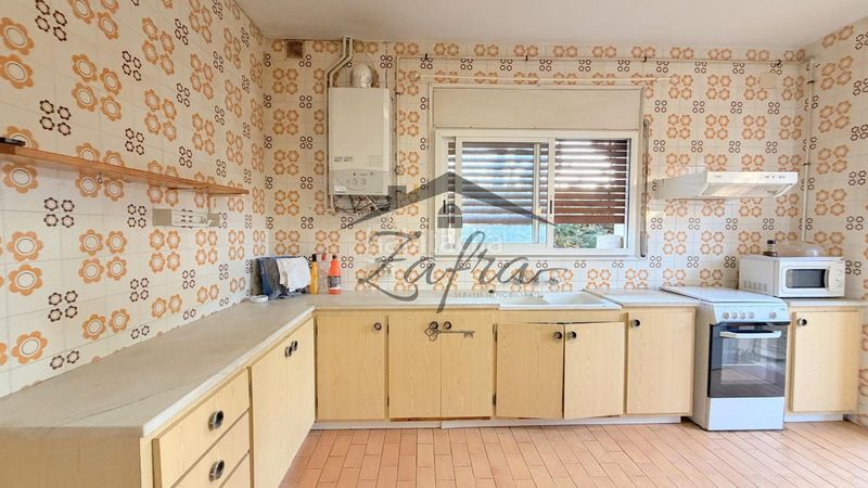 Foto 82f16c18-53c2-48dc-97fb-af3ff4d1407c. Casa amb calefacció aparcament a Centre Vidreres