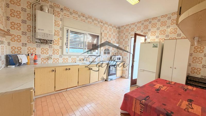 Foto 90c319a1-9170-4a28-816d-cafb731a6acd. Casa amb calefacció aparcament a Centre Vidreres