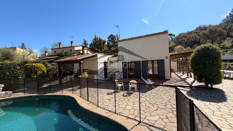 Foto ffc468ab-4bbc-4a22-92a7-9736b5b7cce6. Casa amb aparcament piscina a Caldes de Malavella