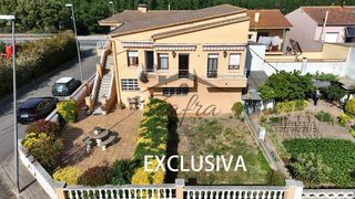 Towny house  Carrer carrer nou. Bonita vivienda en riudarenes