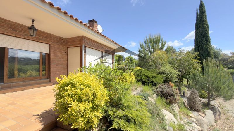 Foto 49cdbe1d-8d55-4b6d-a946-b716b35d3da0. Casa amb aparcament piscina a Caldes de Malavella
