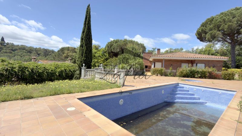 Foto 9fac4fd0-da0f-4c46-ae62-36fb67078f2e. Casa amb aparcament piscina a Caldes de Malavella