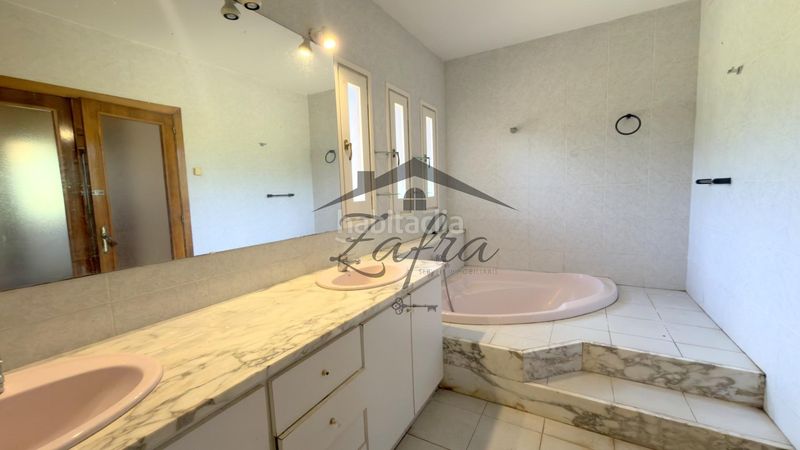 Foto f8dc42ce-dcd6-4621-ab84-8bbfd5692d49. Casa amb aparcament piscina a Caldes de Malavella