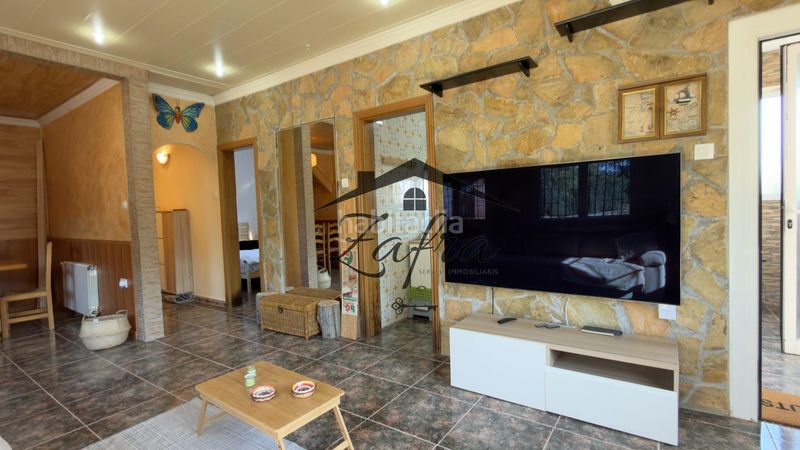 Foto 39f58ae7-e118-4a0c-8b03-7e1037ac0f01. Casa amb calefacció aparcament a Aiguaviva Parc Vidreres