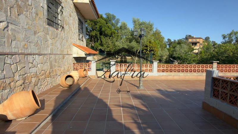 Foto 43ed85c1-2649-423c-a902-de649dde2171. Casa amb calefacció aparcament a Aiguaviva Parc Vidreres