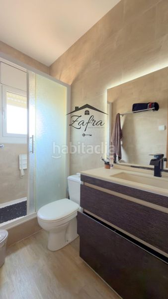 Foto 491b3688-de7f-4ca5-b2ae-435c6f232e2d. Casa amb calefacció aparcament a Aiguaviva Parc Vidreres