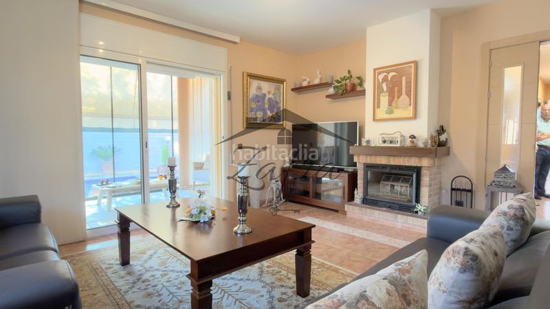 Foto 32d83daa-969f-4437-a92a-e74decb2f17d. Casa amb calefacció aparcament piscina a Centre Vidreres