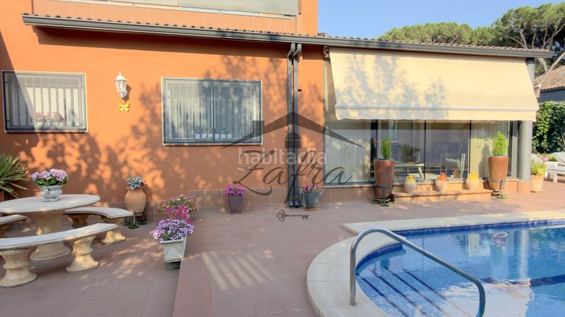 Foto 3891a081-b1f2-4512-a7fc-23e2734b4d31. Casa amb calefacció aparcament piscina a Centre Vidreres