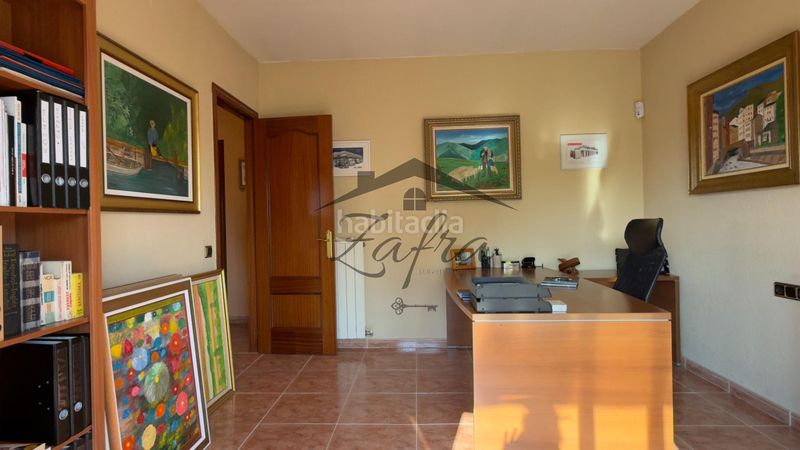 Foto 59b8ea19-18e6-48bb-bdaf-2c3865dbf46b. Casa amb calefacció aparcament piscina a Centre Vidreres