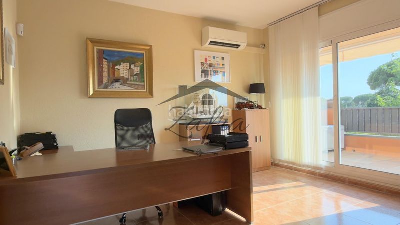 Foto cdced0a4-86aa-4beb-8509-e6a85efe82fa. Casa amb calefacció aparcament piscina a Centre Vidreres
