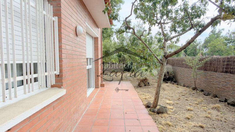 Foto 3876ea29-26d9-475b-8774-40fc177db6e2. Casa adossada amb calefacció aparcament a Fontajau - Sant Ponç Girona