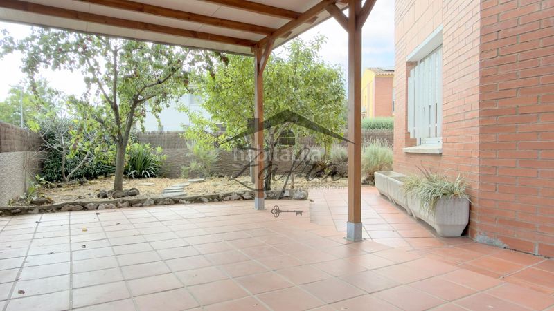 Foto e5cc5ed7-1c3c-4df4-a3fc-47c090982a8e. Casa adossada amb calefacció aparcament a Fontajau - Sant Ponç Girona