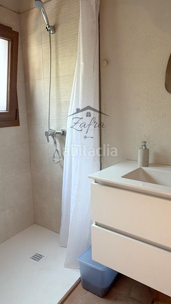 Foto a16d00b9-e534-4ec2-affd-7a9bbedd8c98. Casa adossada amb calefacció a Llagostera