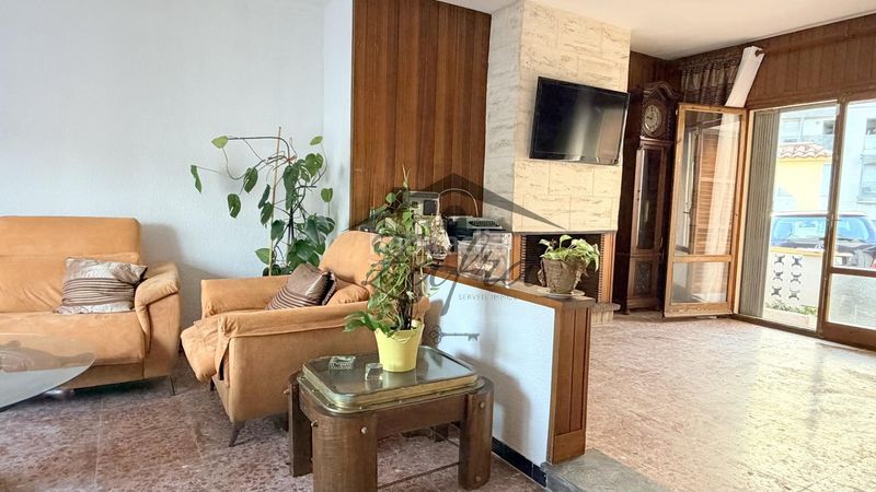 Foto 5c9fa657-8b6b-4ea6-8391-6573d901cc71. Casa amb calefacció aparcament a Centre Vidreres